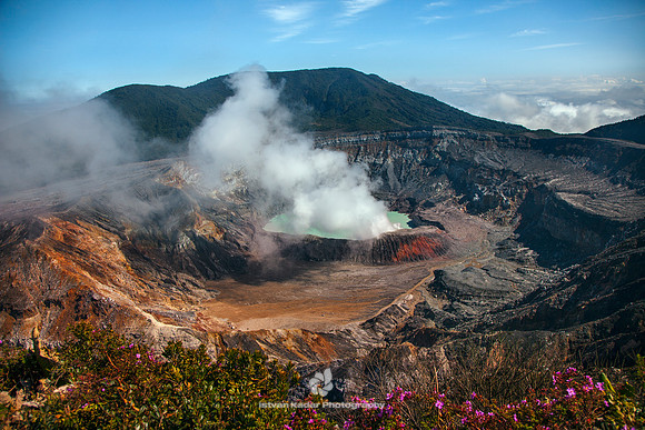 Fumarole Activity at the Poás Crater