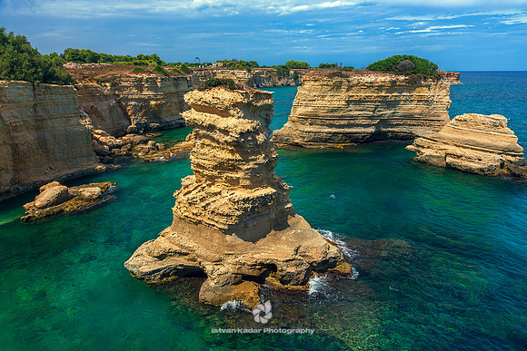 Faraglioni di Torre Sant'Andrea, Salento, Apulia, Italia