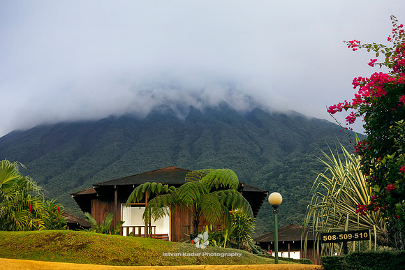 Lomas Del Volcan