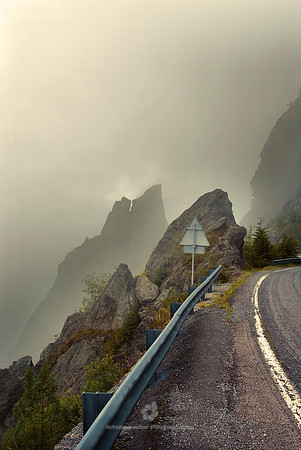 "Carpathian Mountains", Romania, Transfăgărăşan, fog, mist, mountains, road