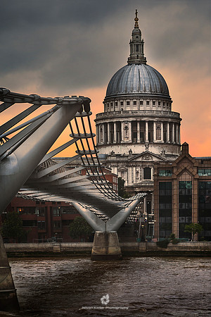 Architecture, "Bridge - Man Made Structure", "British Culture", "Building Exterior", "Built Structure", "Capital Cities", City, Cityscape, Connection, Destinations, Dome, England, "Famous Place", Harm