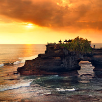 Batu Bolong Temple