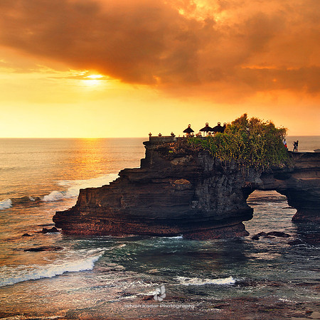 Batu Bolong Temple