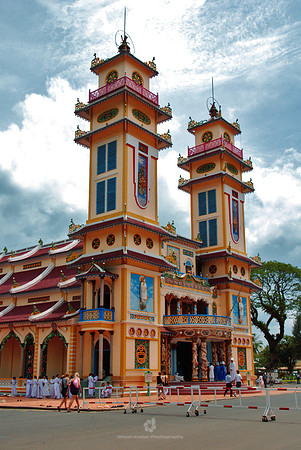 Cao Dai’s Notre Dam